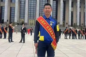 城阳故事 | 代小虎——平均每天送4吨快件，快递小哥的奔跑人生图片