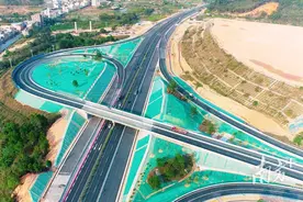 广云高速改扩建工程首座互通立交启用图片