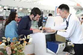 中国内地至沙特阿拉伯首条定期直飞客运航线开通图片