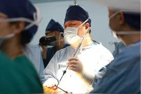 华中地区首例经心尖二尖瓣钳夹术在亚心医院成功完成图片