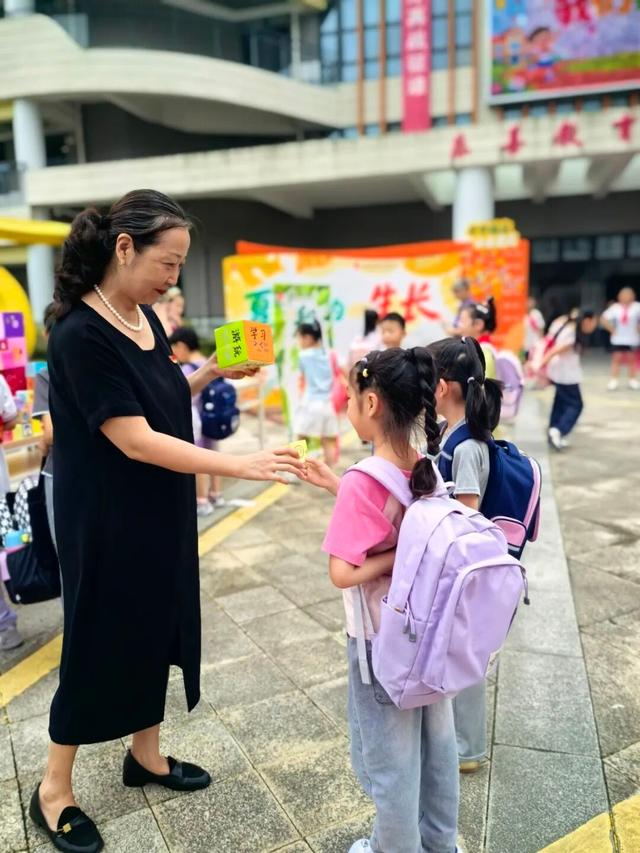刚刚，无锡学校这一幕