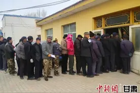 央媒看武威丨凉州多措消除农田“白色污染”助绿色发展图片