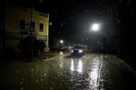 （外代一线）洪灾两周后　西班牙多地发布暴雨红色预警图片