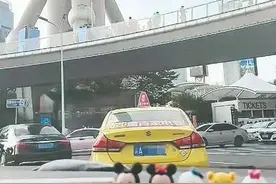 从重庆载客到上海火遍全网“黄色法拉利”司机是未注册司机，已交通部门立案调查图片