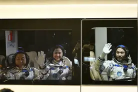 神舟十九号航天员乘组出征仪式在酒泉卫星发射中心举行(2)图片