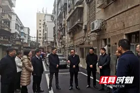 唐浩然带领娄底市第六届人大代表娄星区第二小组开展调研图片