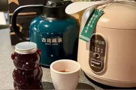 餐厅使用小电饭煲盛米饭：方便与浪费之间的矛盾如何破？图片