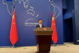 郭嘉昆亮相，外交部第35任发言人图片