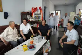 山东医专“大学生周末诊所”走进砚台岭社区图片
