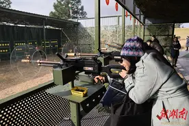 走进国防教育基地图片