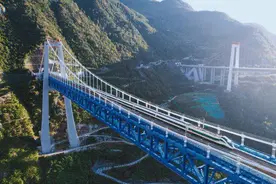 今起，云南铁路实施新列车运行图图片