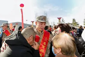 晋城市300余名入伍新兵奔赴军营图片