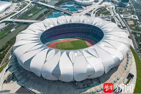 国足明年3月世预赛对阵澳大利亚，主场定在杭州奥体！可容纳80080人图片
