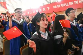 毕业季｜万名同济学子迎来青春盛典，校长郑庆华寄语毕业生做一粒新时代爱国奋斗的种子图片