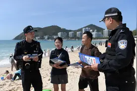 海南三亚：守护海岸线保平安图片