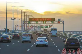 深中通道开通3小时内——中山出入车流超2万辆图片