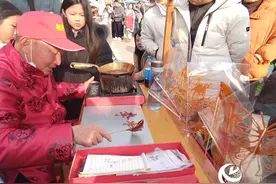 西平县举办首届龙年庙会图片