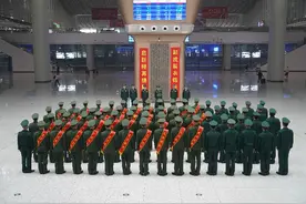 青春无悔再启航 欢送老兵赴新程图片