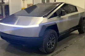 特斯拉Cybertruck故障频发，引发车主群体吐槽图片