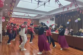 荆门市白庙街道杨湾路社区开展“共迎新年 共话幸福”元旦茶话会活动图片