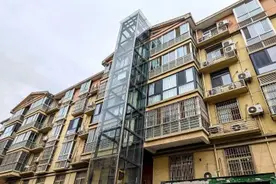 该怎么看“老人反对装电梯，建好又想用”？丨时评图片