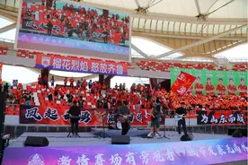 最火女超主场：没有“局外人”的枣庄足球“嘉年华”图片