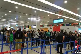 春运40天 上海浦东国际机场出入境人数比去年同期增长约400%图片