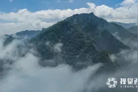 秦岭翠华山云雾缭绕如梦似幻图片