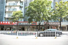 十几家店铺做同一道菜 “松滋鸡”成了东西湖美食街王牌图片