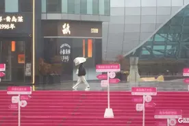 今天，青岛雨一直下！明晚起，青岛开始下雪，崂山山区甚至有大雪……图片