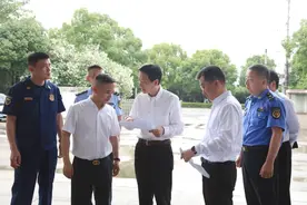 保安全，守底线！区委书记陆方舟实地检查指导安全生产和火灾隐患挂牌督办点位整改工作图片