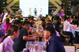 Prost！啤酒节大巡游，“嗨翻”杨浦滨江！图片