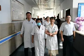 92岁国医大师这样查房……图片