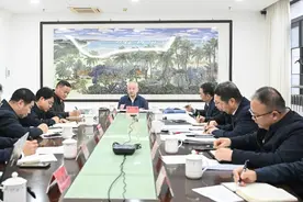 丁晖检查督导城乡环境综合整治工作并召开专题会：聚焦重点强化落实 扎实推进城市风貌提升与人居环境改善图片