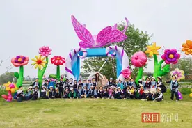 学习水培技术，湿地水质检测，这所小学春季研学出新意！图片