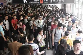 每天80公里，4个小时，连续7年！上海男子极限通勤惊呆网友图片