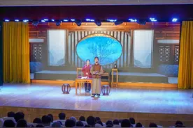 给思政课插上艺术的翅膀，原创话剧《大樟树下》在丽水上演图片