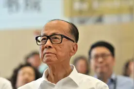 李嘉诚，突发！卖掉43个港口，包括巴拿马运河的两个港口，美国公司将接手图片