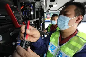 强降雨后，北京公交开展车辆安全隐患大排查图片