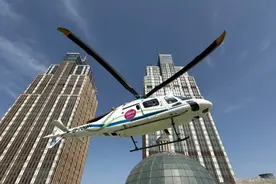 陆家嘴！15分钟纵览浦江地标，上海中心城区首条低空观光航线起飞图片