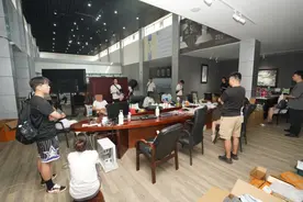 警方打掉一瓷器直播诈骗团伙图片