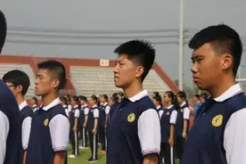 开学季丨军训之歌图片