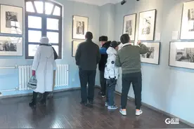 摄影展在青岛掀起文艺“热潮”！摄影是如何影响城市的？图片