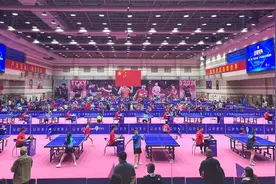 乒乓球俱乐部联盟赛在威海南海新区开赛图片