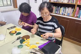 迎双节，他们制作美丽向日葵图片