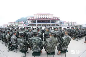 新兵“初长成”！直击武警新兵军事训练会操图片