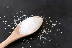 “静”享健康丨“盐”多必失，不超5克！如何减盐才能做到健康风味两全其美？戳→图片