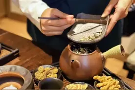 罗汉果拿铁、黄芪软欧包……药食同源的养生食品真的有效吗？图片