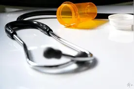 1张病历3个错！医生开错剂量致6岁孩子昏迷图片