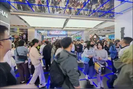 五一假期上海文旅消费“多点开花”，南京东路二次元挤“爆”了图片